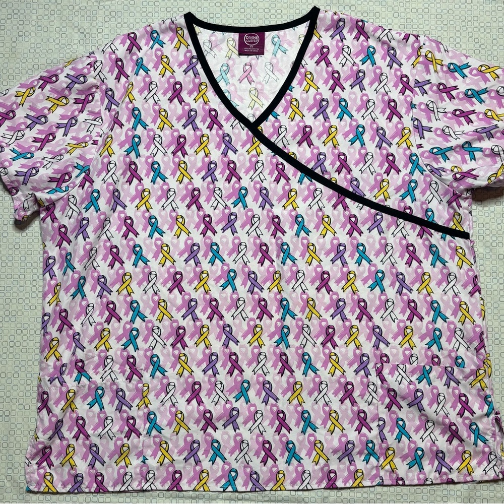 Divine Curves Colorful Ribbon Print Women's Short Sleeve Scrub Top